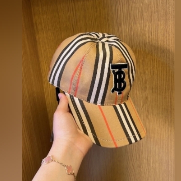 Adult tan hat - Picture 1 of 3